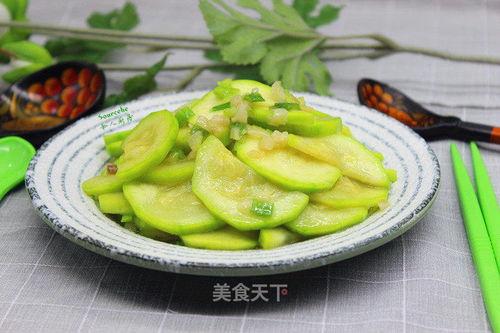 吃小瓜嗓子干,嗓子干痒怎么办？